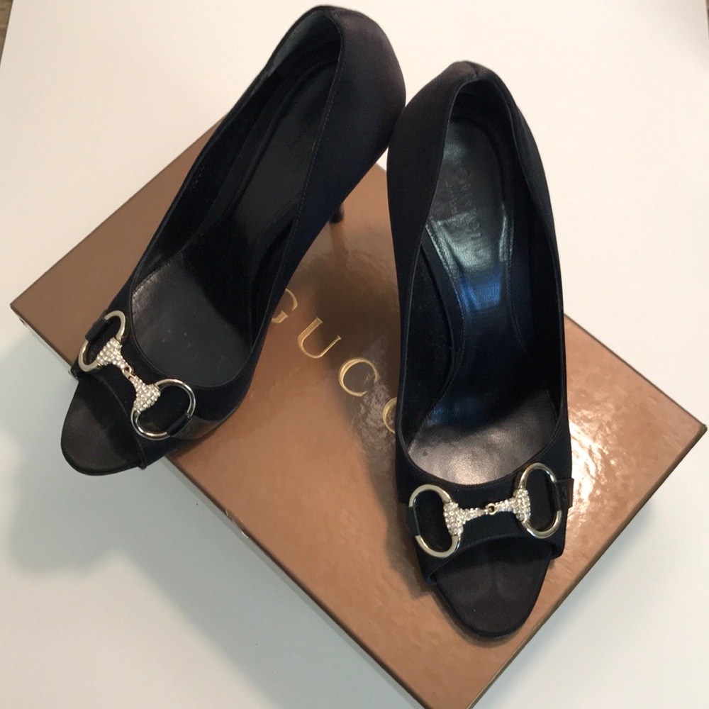 Gucci Blk Silk Peep Toe W/ Rhinestone Sz 8